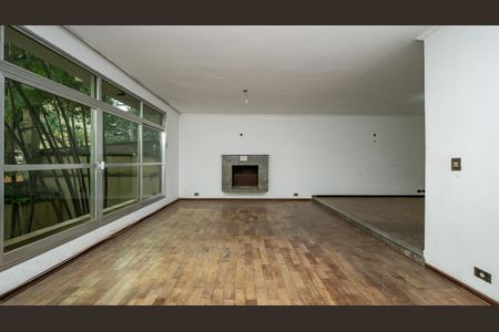 Casa à venda com 322m², 4 quartos e 5 vagasSala de estar