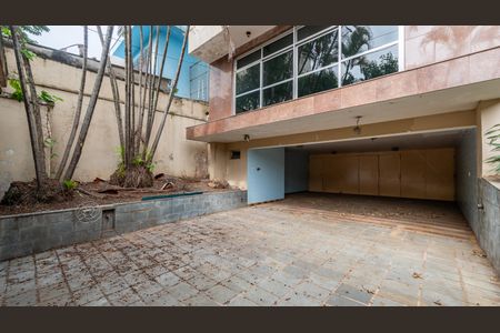 Casa à venda com 322m², 4 quartos e 5 vagasGaragem