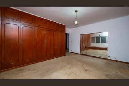 Casa à venda com 322m², 4 quartos e 5 vagasSuíte 1