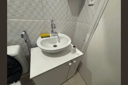Banheiro de casa para alugar com 1 quarto, 39m² em Jardim Keralux, São Paulo
