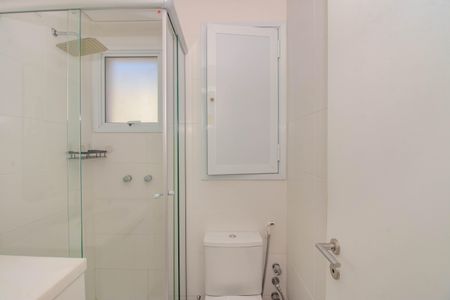 Banheiro de kitnet/studio para alugar com 1 quarto, 28m² em Bom Fim, Porto Alegre