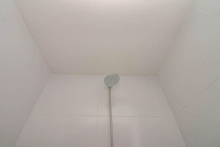 Banheiro de kitnet/studio à venda com 1 quarto, 24m² em Independência, Porto Alegre