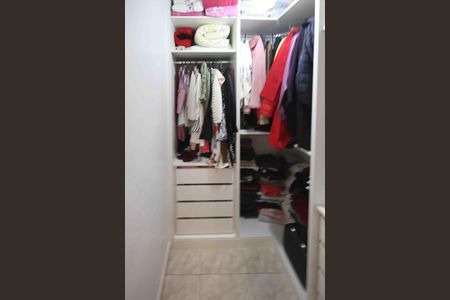 Apartamento à venda com 98m², 3 quartos e 1 vaga Apartamento à venda com 98m², 3 quartos e 1 vagaCloset da suíte