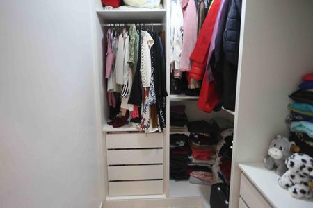 Apartamento à venda com 98m², 3 quartos e 1 vaga Apartamento à venda com 98m², 3 quartos e 1 vagaCloset da suíte