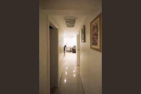 Apartamento à venda com 98m², 3 quartos e 1 vaga Apartamento à venda com 98m², 3 quartos e 1 vagaCorredor