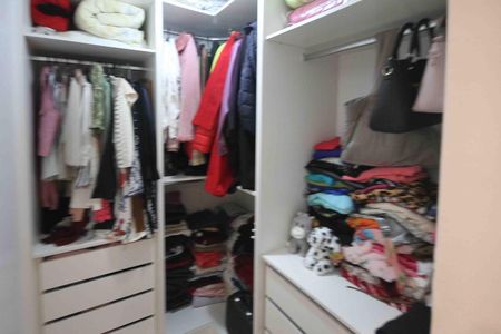 Apartamento à venda com 98m², 3 quartos e 1 vaga Apartamento à venda com 98m², 3 quartos e 1 vagaCloset da suíte