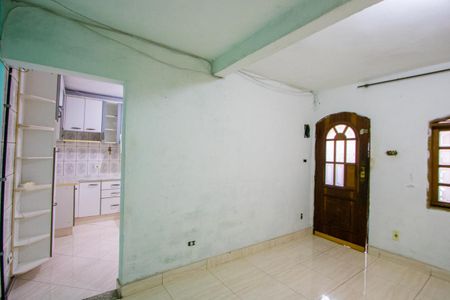 Casa à venda com 100m², 3 quartos e 2 vagas Casa à venda com 100m², 3 quartos e 2 vagasSala