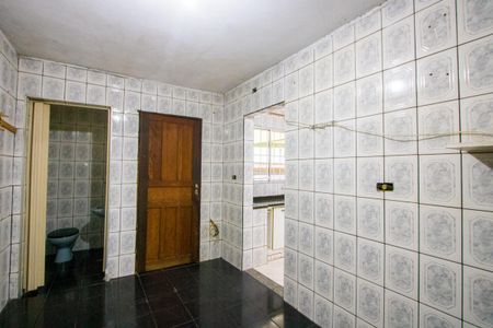 Casa à venda com 100m², 3 quartos e 2 vagas Casa à venda com 100m², 3 quartos e 2 vagasCozinha - Apoio