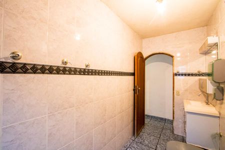 Casa à venda com 100m², 3 quartos e 2 vagas Casa à venda com 100m², 3 quartos e 2 vagasBanheiro