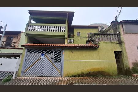 Casa à venda com 100m², 3 quartos e 2 vagas Casa à venda com 100m², 3 quartos e 2 vagasFachada