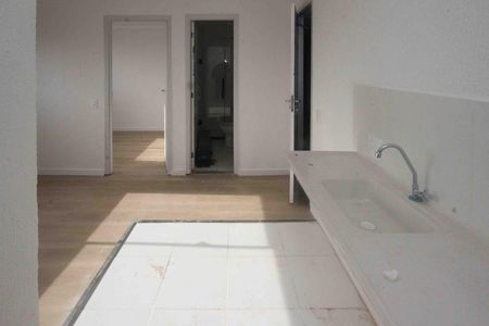 Cozinha de apartamento para alugar com 2 quartos, 32m² em Parque São Lourenço, São Paulo