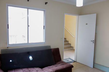 sala de apartamento para alugar com 2 quartos, 48m² em Recanto das Rosas, Osasco