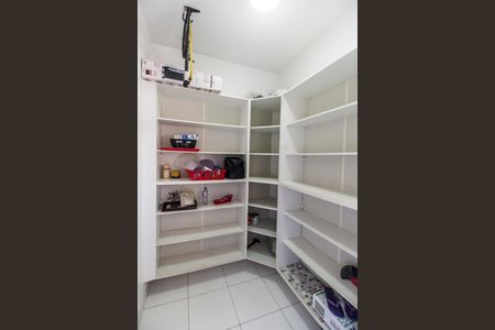 Apartamento para alugar com 94m², 2 quartos e 2 vagasDepósito
