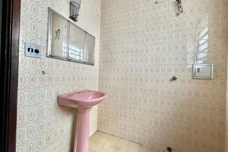 Casa à venda com 574m², 4 quartos e 4 vagas Casa à venda com 574m², 4 quartos e 4 vagasBanheiro
