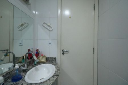 Apartamento à venda com 78m², 3 quartos e 2 vagasBanheiro Social