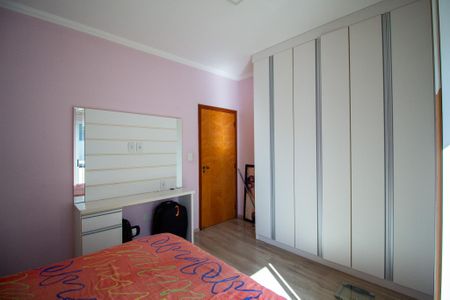 Casa de condomínio para alugar com 331m², 3 quartos e 6 vagasSuíte 3