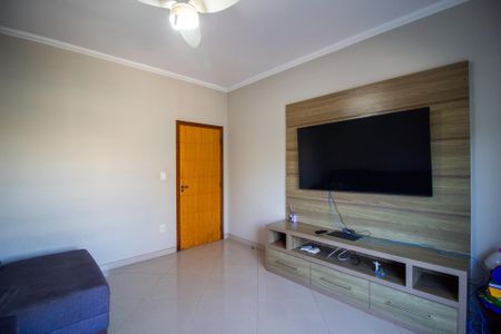 Casa de condomínio para alugar com 331m², 3 quartos e 6 vagasSala de TV