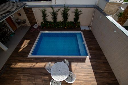 Casa de condomínio para alugar com 331m², 3 quartos e 6 vagasVista