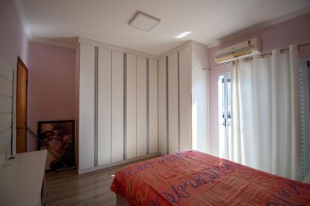 Casa de condomínio para alugar com 331m², 3 quartos e 6 vagasSuíte 3