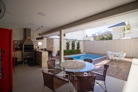 Casa de condomínio para alugar com 331m², 3 quartos e 6 vagasÁrea gourmet