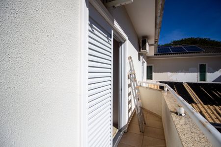 Casa de condomínio para alugar com 331m², 3 quartos e 6 vagasVaranda