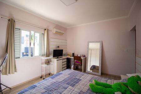 Casa de condomínio para alugar com 331m², 3 quartos e 6 vagasSuíte 2