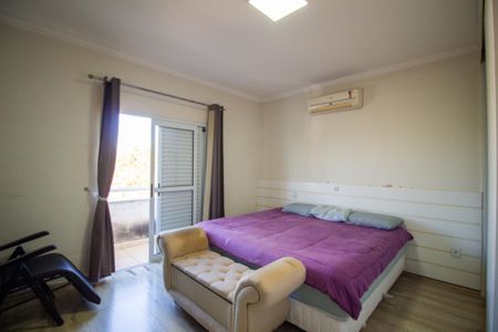 Casa de condomínio para alugar com 331m², 3 quartos e 6 vagasSuíte