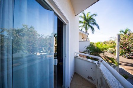 Casa de condomínio para alugar com 331m², 3 quartos e 6 vagasVaranda