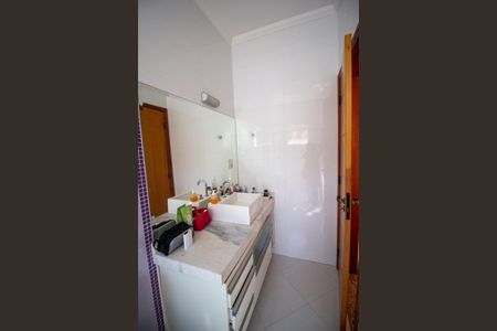 Casa de condomínio para alugar com 331m², 3 quartos e 6 vagasBanheiro da Suíte 3