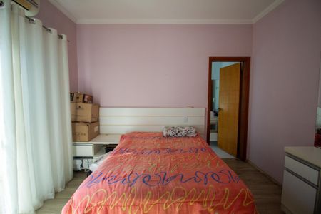 Casa de condomínio para alugar com 331m², 3 quartos e 6 vagasSuíte 3