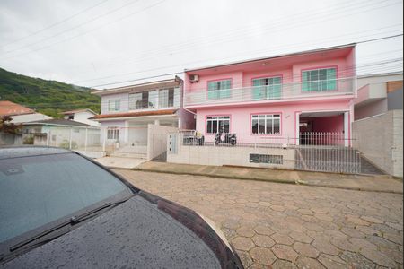 Casa para alugar com 54m², 2 quartos e sem vagaFachada