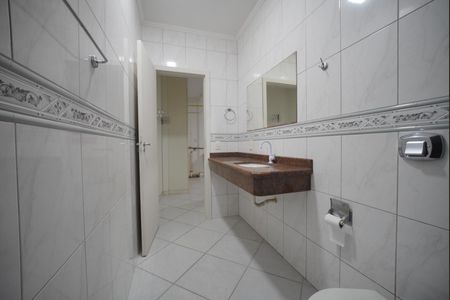 Casa para alugar com 54m², 2 quartos e sem vagaBanheiro