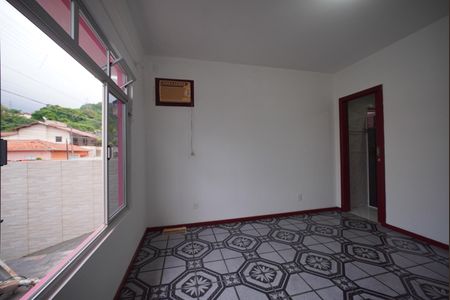 Casa para alugar com 54m², 2 quartos e sem vagaSuíte