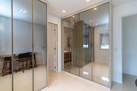 Apartamento à venda com 87m², 2 quartos e 2 vagas Apartamento à venda com 87m², 2 quartos e 2 vagasCloset / Escritório