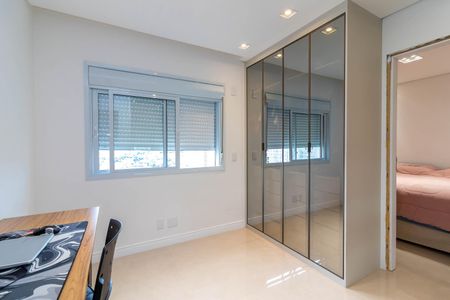 Apartamento à venda com 87m², 2 quartos e 2 vagas Apartamento à venda com 87m², 2 quartos e 2 vagasCloset / Escritório