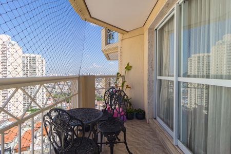 Apartamento à venda com 124m², 3 quartos e 3 vagasVaranda