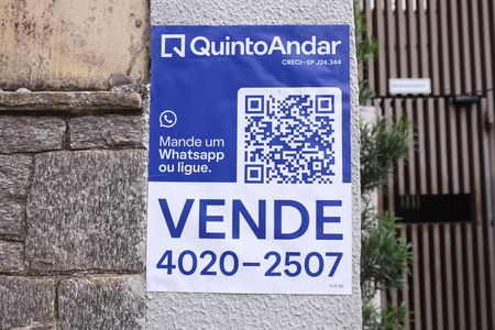 Apartamento à venda com 42m², 2 quartos e 1 vagaPlaca instalada na fachada do condomínio - Código da placa: IYJT-63