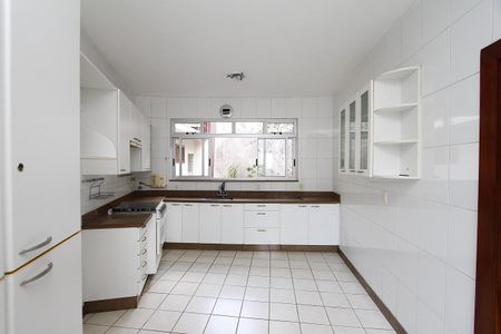 Casa à venda com 450m², 4 quartos e 4 vagasCozinha