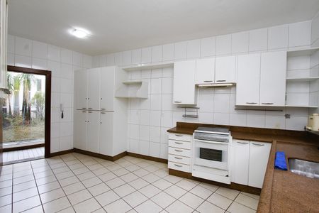 Casa à venda com 450m², 4 quartos e 4 vagasCozinha