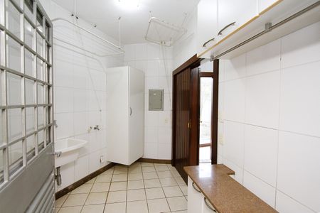 Casa à venda com 450m², 4 quartos e 4 vagasÁrea de Serviço