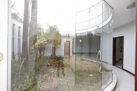 Casa à venda com 450m², 4 quartos e 4 vagasjardim de inverno