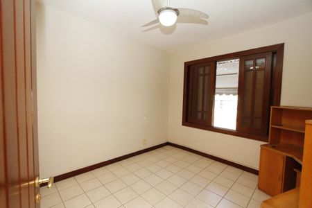 Casa à venda com 450m², 4 quartos e 4 vagasQuarto 3 - semi Suíte