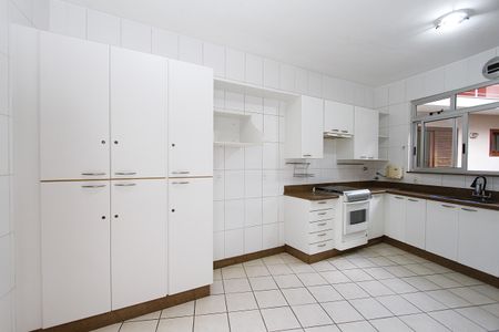 Casa à venda com 450m², 4 quartos e 4 vagasCozinha