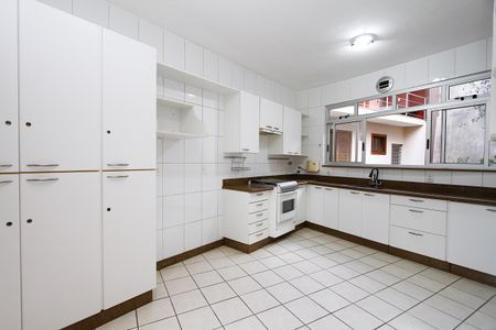 Casa à venda com 450m², 4 quartos e 4 vagasCozinha