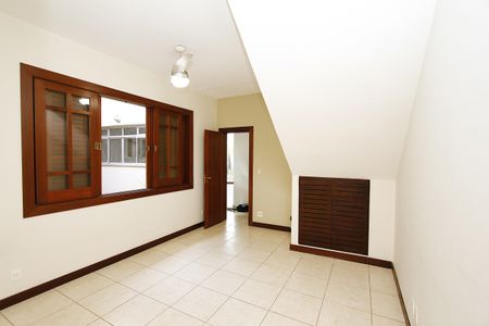 Casa à venda com 450m², 4 quartos e 4 vagasQuarto 1 - Suíte