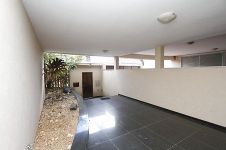 Casa à venda com 450m², 4 quartos e 4 vagasEntrada
