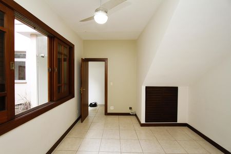 Casa à venda com 450m², 4 quartos e 4 vagasQuarto 1 - Suíte