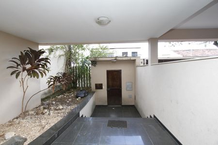Casa à venda com 450m², 4 quartos e 4 vagasEntrada