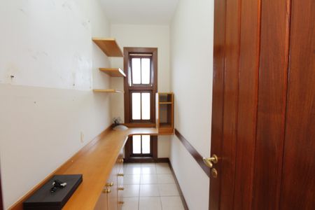 Casa à venda com 450m², 4 quartos e 4 vagasEscritório da Suíte 4