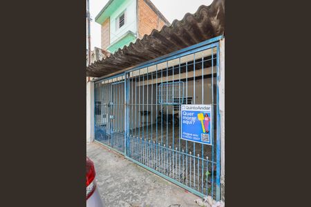 Casa para alugar com 100m², 2 quartos e 2 vagasFachada